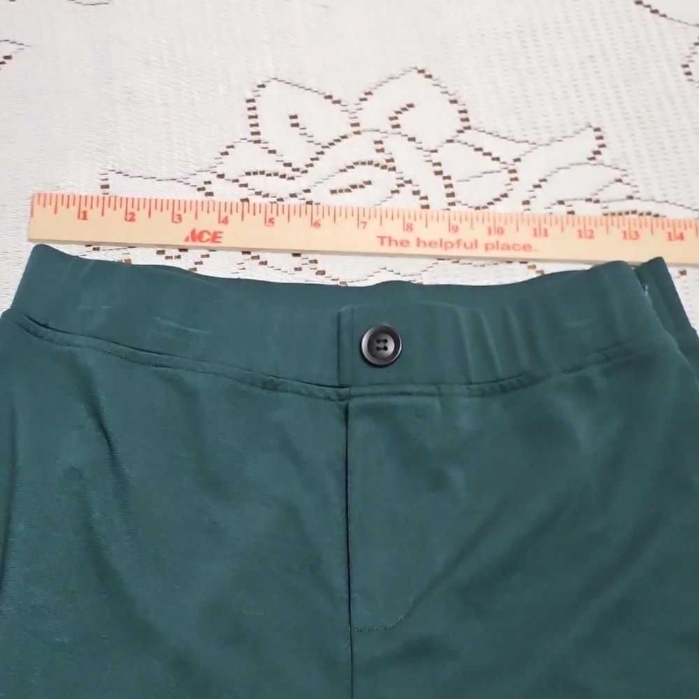 Travel Ready Green Two-Piece Pant Suit - Picture 7 of 16